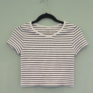 Aura Black and White Striped Fitted Crop T-Shirt Size Junior M/L